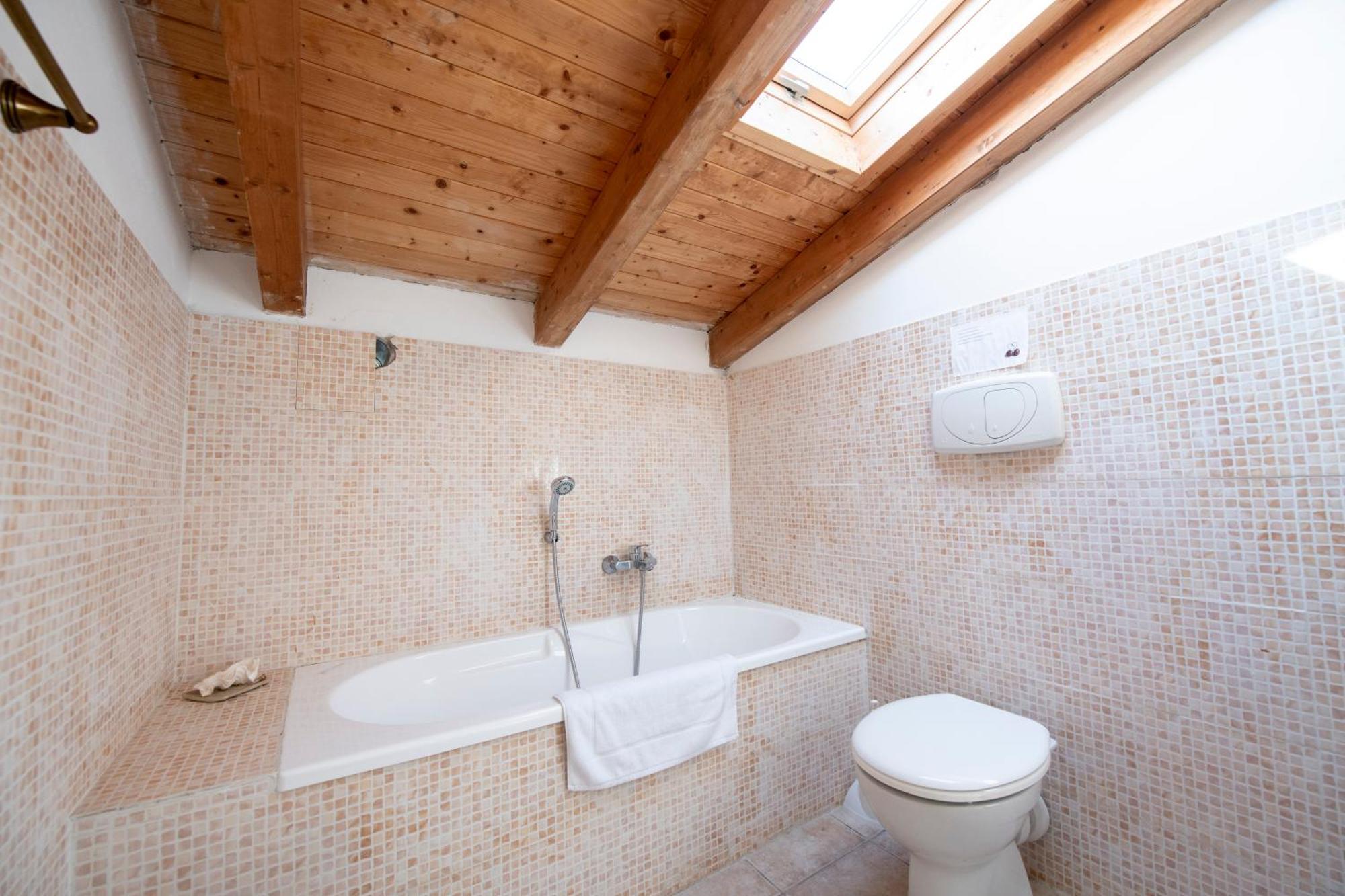 211 - Appartamento Acacia, Terrazza Giardino E Piscina Carro Eksteriør billede